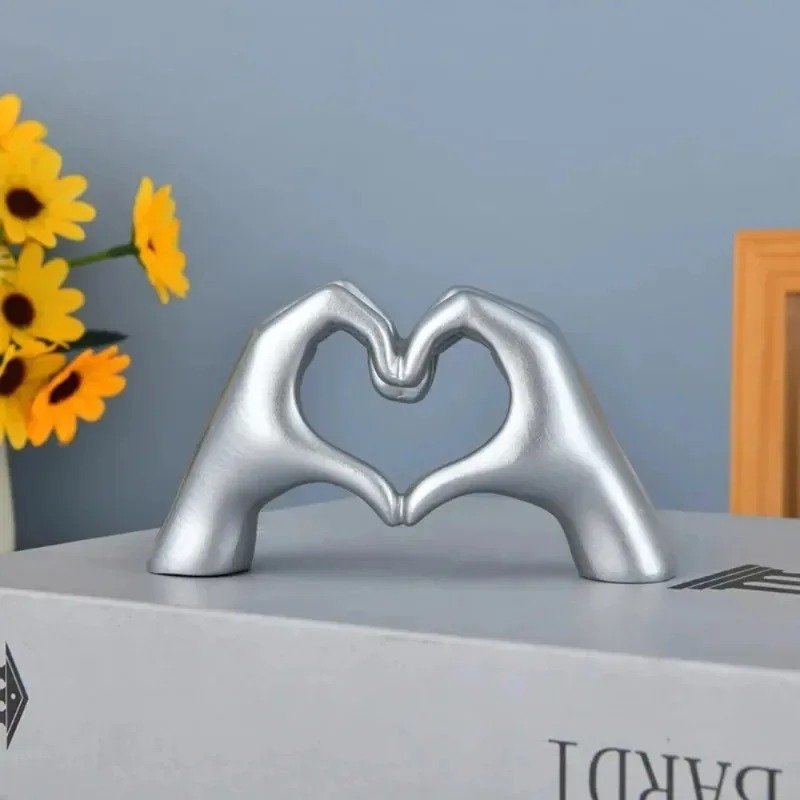 Statua a Forma di Cuore con Ma - Desk Setup Shelf recensione e prezzo