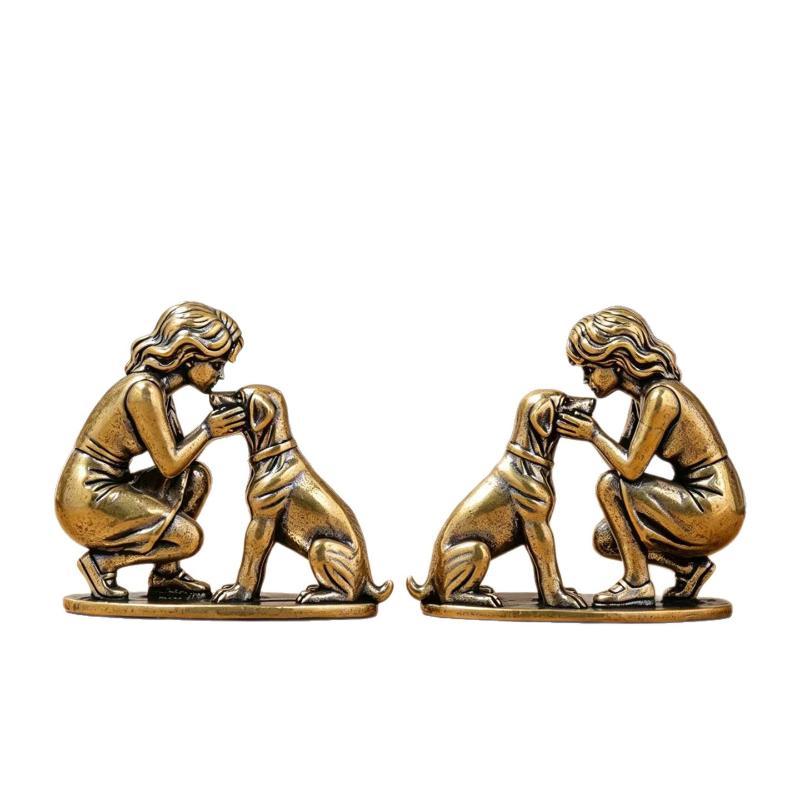 Statuetta di Cane Femmina in O - Desk Setup Retro recensione e prezzo